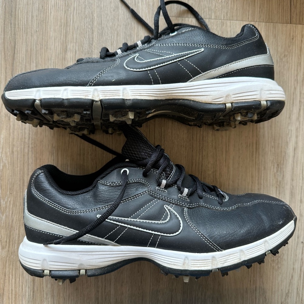 Nike Men’s Black and White Athletic Golf Shoes